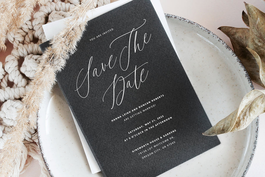 Bella Luna | Feminine Script Font